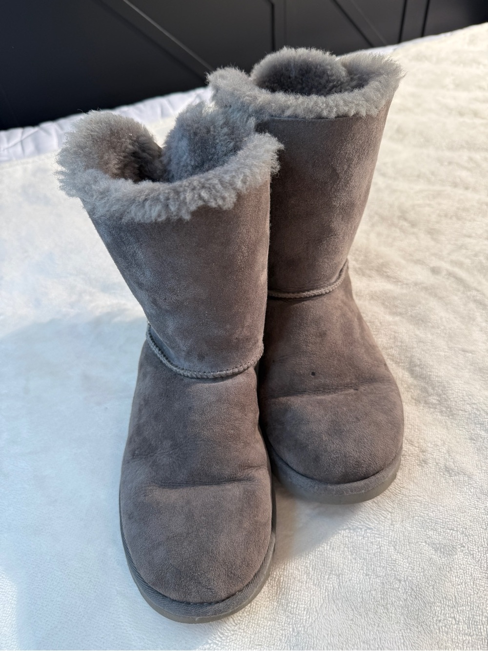UGG Bailey Bow Corduroy Boots Grey Suede Sheepskin Size 8